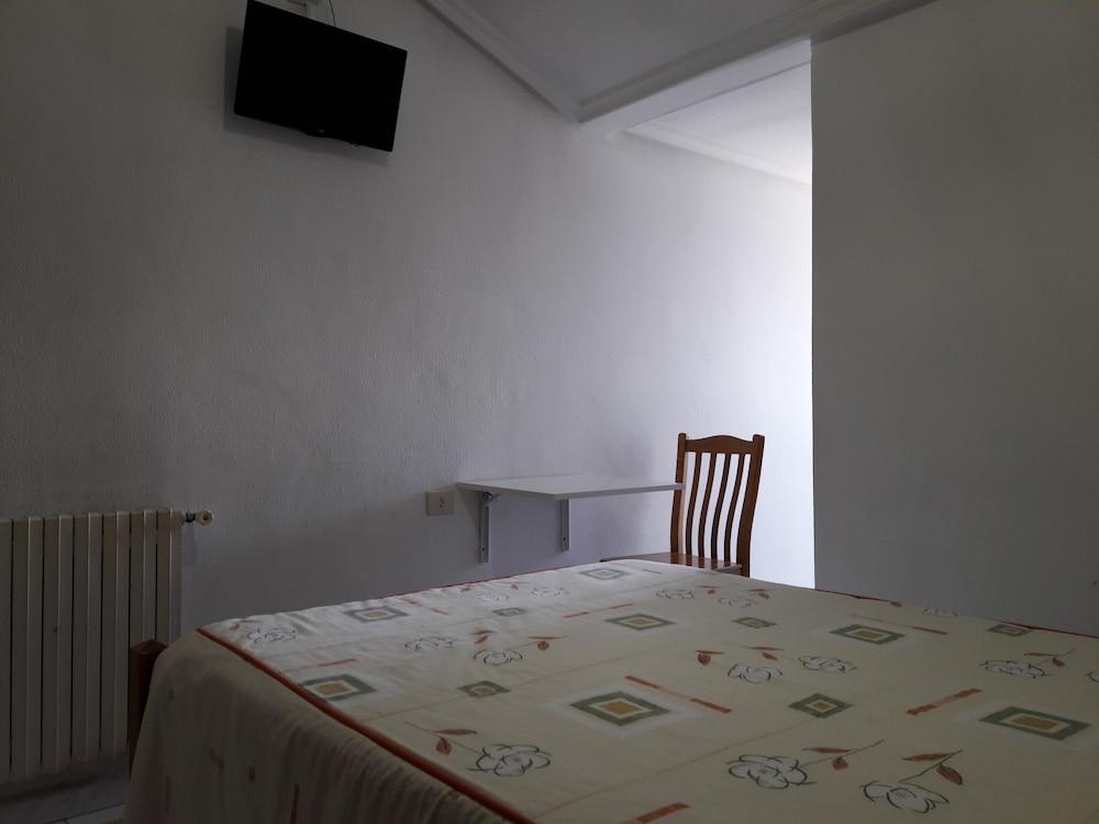 Hostal Sequeiros San Ciprián de Viñas Εξωτερικό φωτογραφία